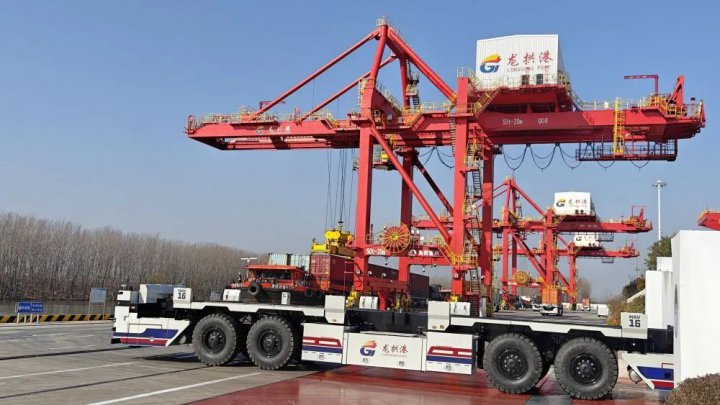 新华社丨山东济宁：科技助力内河航运春正好